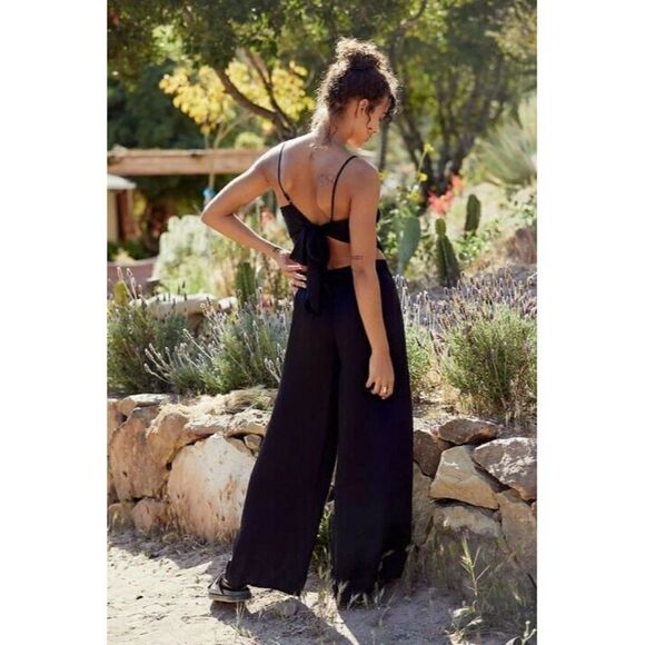 NEW FREE PEOPLE X YFB Sz M LOVE LIKE THIS SILKY PANT SET CROP TOP WIDE LEG BLACK - Picture 2 of 3